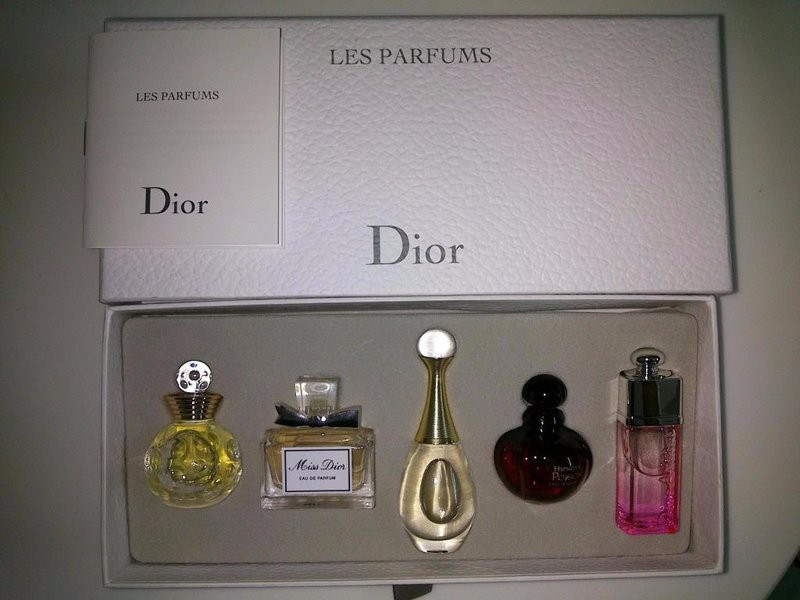 Bộ 5 Sản Phẩm Dior - Giá 230.000đ